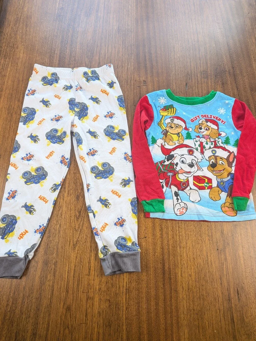 Bundle Of 10 Pcs Boys Clothing Size 4/5 Paw Patrol Disney Monsters See Descript